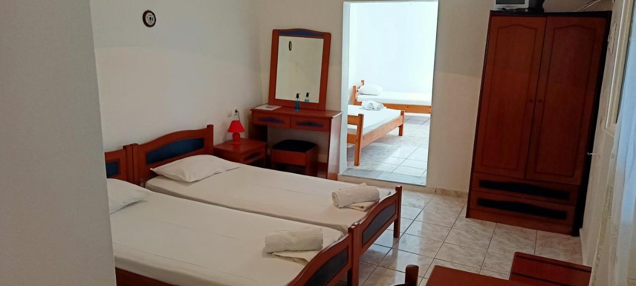 Theofilos Appartements Livadi  Zewnętrze zdjęcie